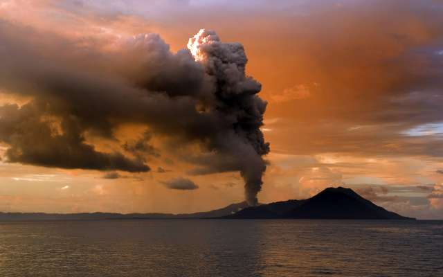 3840x2400 pix. Wallpaper volcano, eruption, clouds, sunset, sea, nature