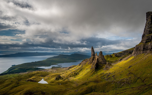 1920x1200 pix. Wallpaper Old Man of Storr, Scotland, island, Skye, sea, lake, mountains, clouds, grass, nature