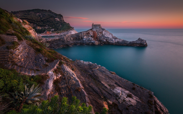 2500x1563 pix. Wallpaper sunset, Italy, sea, coast, turquoise, water, rocks, calm, nature, landscape