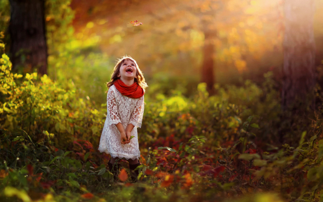 2880x1620 pix. Wallpaper children, laugh, sun rays, forest, little girl
