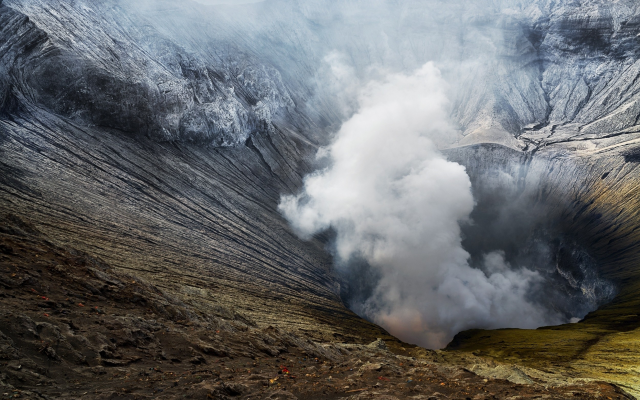 2500x1563 pix. Wallpaper crater, volcano, mount bromo, java, indonesia, smoke, nature