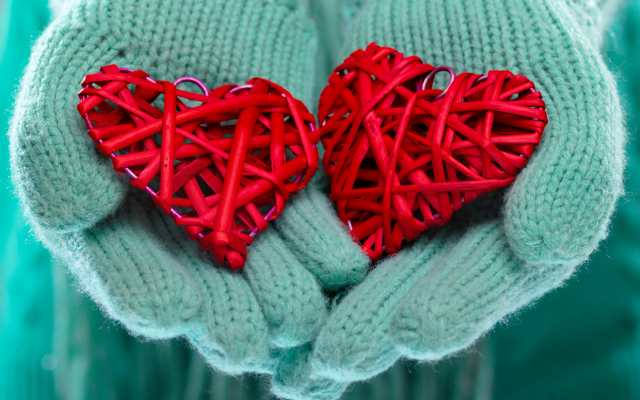4050x2700 pix. Wallpaper mittens, winter, hand, heart, love