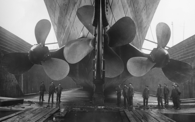 2412x1519 pix. Wallpaper titanic, photography, ship, monochrome, screw propeller, screw
