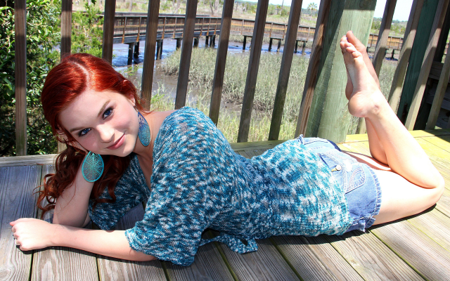 2560x1600 pix. Wallpaper Karoline Kate, model, redhead, blue eyes, jean shorts, barefoot, women