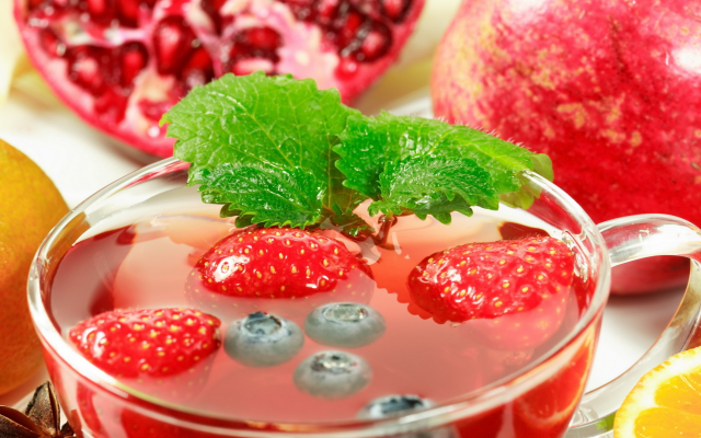 5120x3200 pix. Wallpaper drink, strawberry, pomegranate, cranberry, mint, food