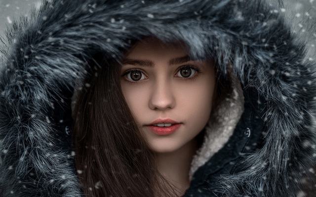 2000x1336 pix. Wallpaper girl, portrait, fur, coat, hood, brunette, women, face