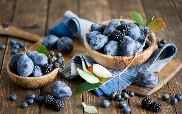 2000x1312 pix. Wallpaper blackberry, blueberry, berry, fruits, plum, food