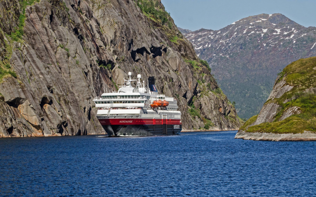 2048x1133 pix. Wallpaper hurtigruten, fjord, norway, rocks, liner, cruise, cruise ship, ship, ms nordnorge