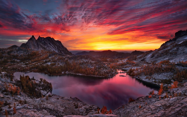 3840x2160 pix. Wallpaper mountains, lake, sky, clouds, autumn, sunset, nature, rocks, cliff