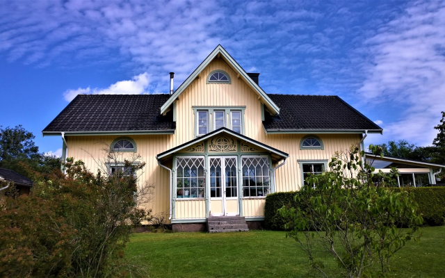 1920x1120 pix. Wallpaper wooden house, architecture, house, grass