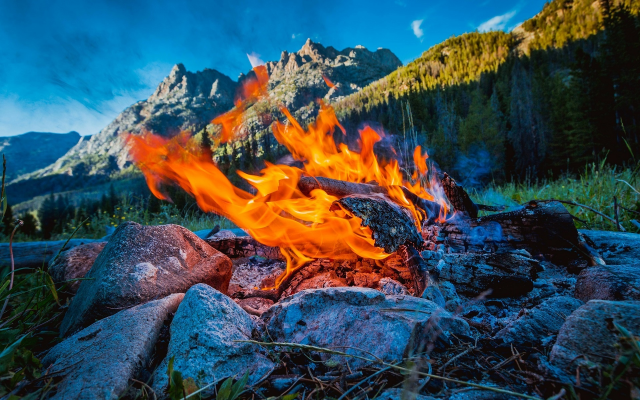 1920x1200 pix. Wallpaper bonfire, flame, mountains, sky, nature, fire, campfire, beaver park, wind rivers, wyoming, usa