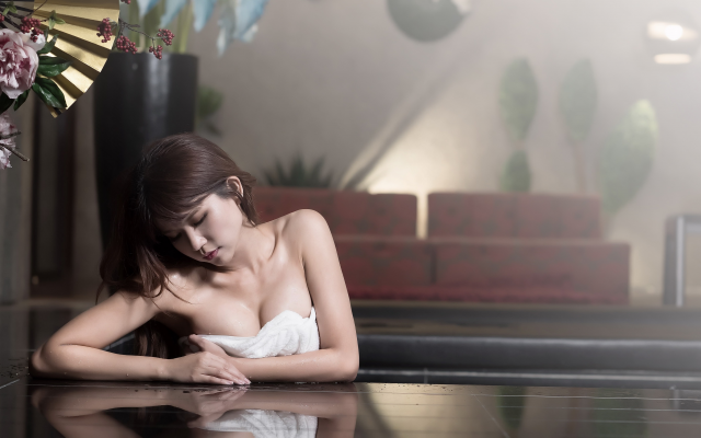 2747x1707 pix. Wallpaper cleavage, asian, women, model, bare shoulders, wet