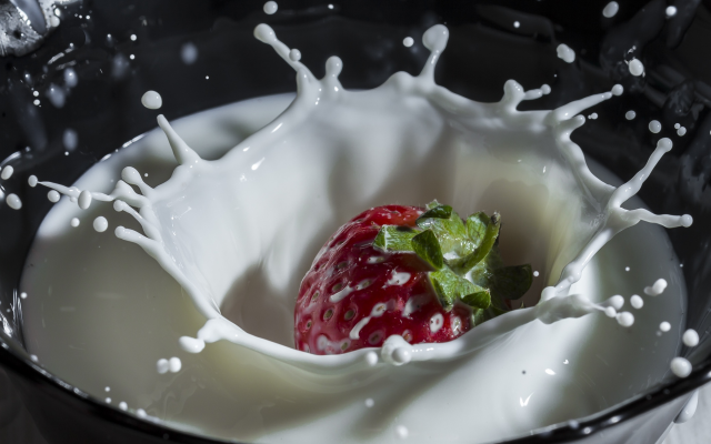 2080x1387 pix. Wallpaper milk, berry, strawberry, splash, macro, food