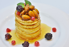 pancake, honey, nuts, berry, food wallpaper