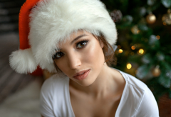 women, brunette, santa hat, christmas tree, model, face, portrait wallpaper