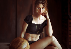 anne hoffmann, model, curly hair, necklace, black top, sitting, legs, women wallpaper