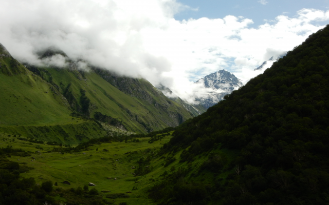 4608x3456 pix. Wallpaper Himalayas, India, valley, clouds, nature, mountains