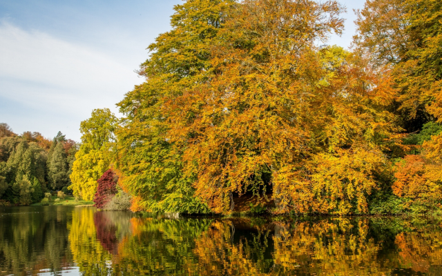 2048x1273 pix. Wallpaper stourhead garden, wiltshire, england, autumn, reflection, tree