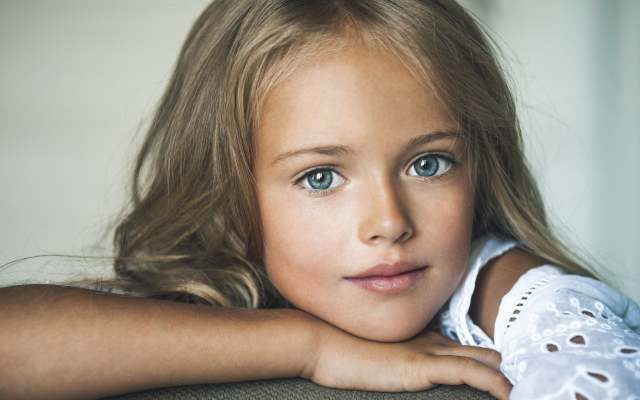 2560x1703 pix. Wallpaper kristina pimenova, girl, child, eyes, cute