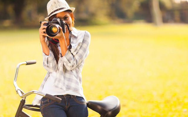 2560x1600 pix. Wallpaper girl, camera, photo, smiling, bicycle, hat, jeans, women