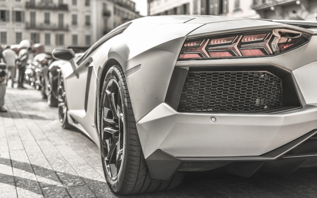 5926x3975 pix. Wallpaper Lamborghini Aventador, lamborghini, city, supercars, cars