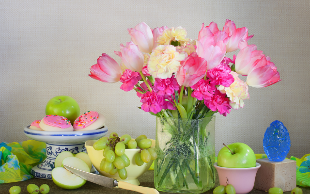 2000x1280 pix. Wallpaper vase, flowers, tulips, fruits, apple, berry, grapes, knife, cake, food
