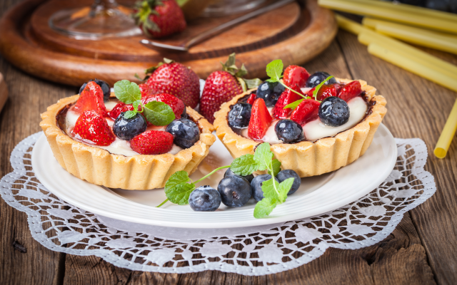 5616x3744 pix. Wallpaper dessert, strawberry, blueberry, cake, tart, food