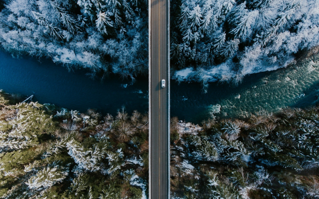 2000x1320 pix. Wallpaper nature, winter, forest, river, road, car, bridge