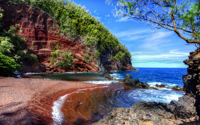 5604x3095 pix. Wallpaper red sand beach, kaihalulu beach, maui, nature, sea, rocks, beach, ocean
