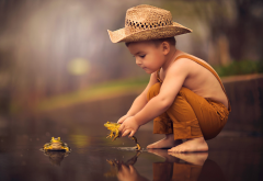 child, boy, hat, nature, water, frog, animals wallpaper